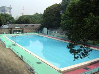 【横浜元町公園プール】